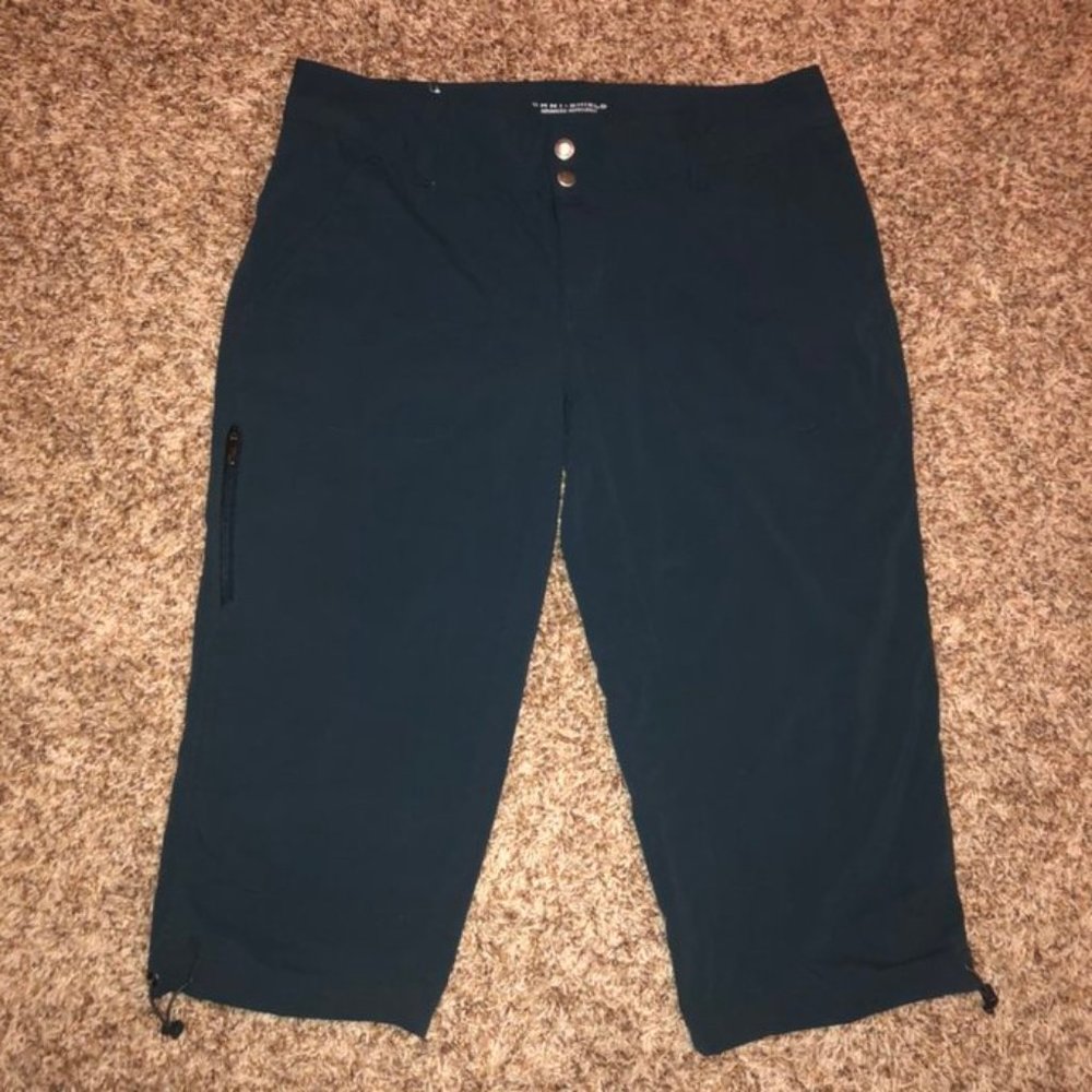Blue-Green Columbia Capris